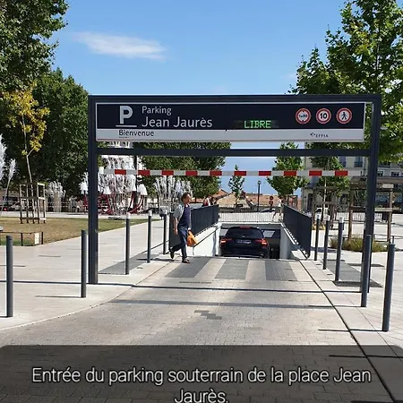 38m2 Non Fumeur Calme Ascenseur Garage Velo Clim Wifi Lägenhet