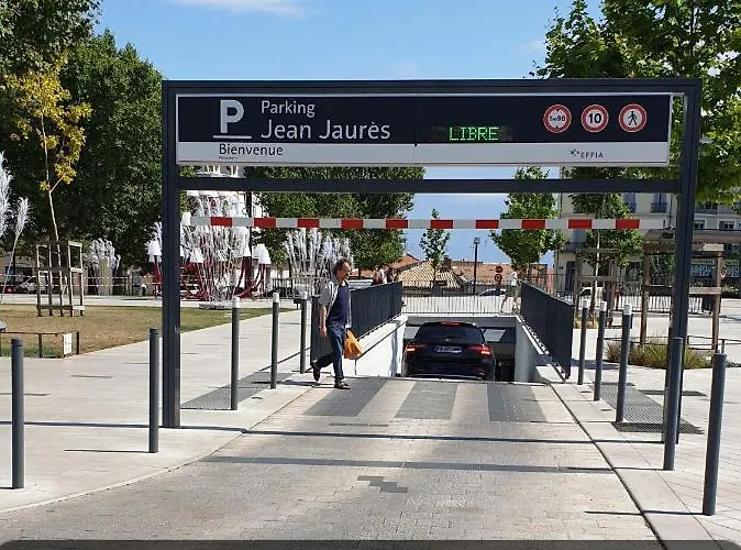 Non Fumeur 38m2 Calme Confort Ascenseur Garage Velo Lägenhet