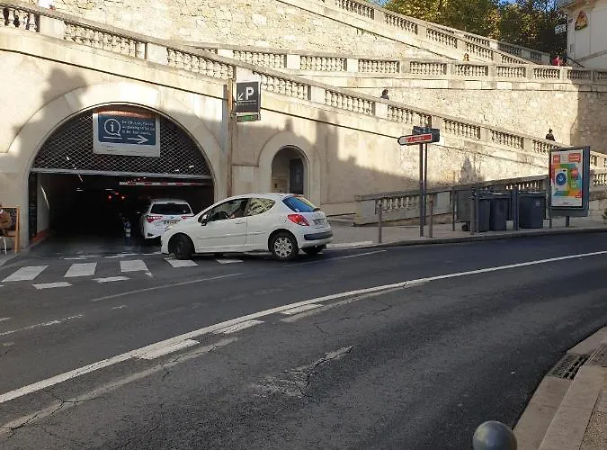 Non Fumeur 38m2 Calme Confort Ascenseur Garage Velo * Béziers